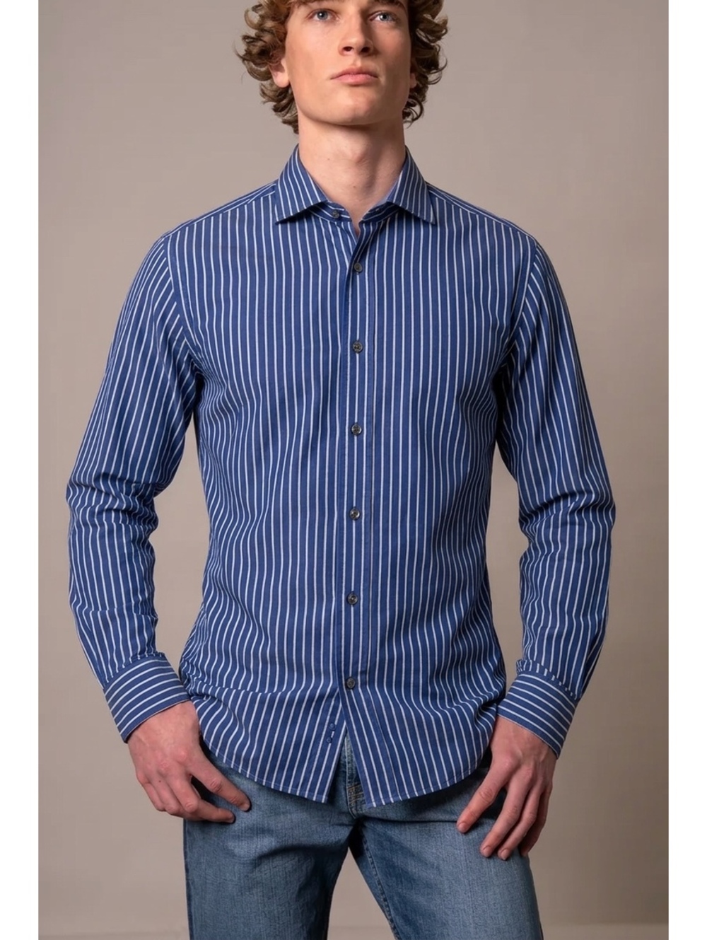 BUGATCHI Men's Shaped Fit Blue Striped Dress Shirt Italian style Medium EUC